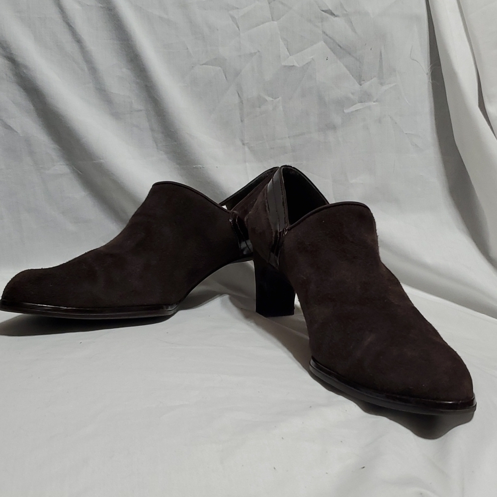 Stuart Weitzman chocolate brown suede heeled shoes
